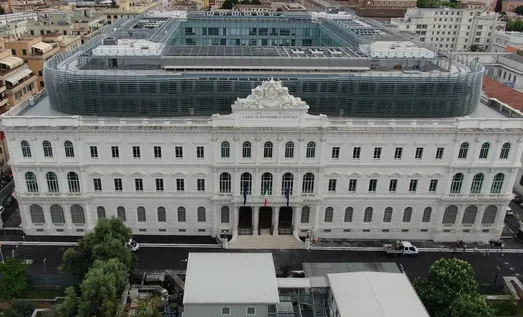 Servizi Segreti Italiani: Struttura, Reclutamento e Percorsi Formativi
