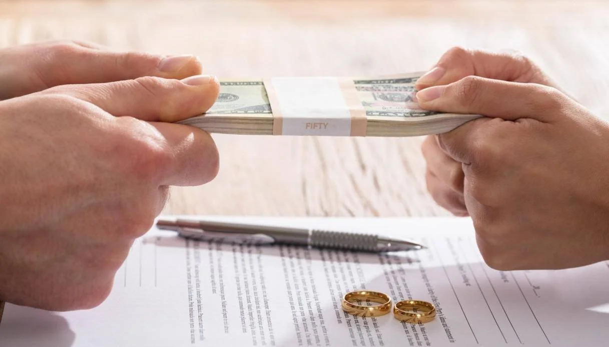 Separazione o divorzio:determinazione, variazione o annullamento dell’assegno di mantenimento/divorzile